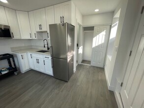 2145 Calle Serena in San Diego, CA - Building Photo - Building Photo