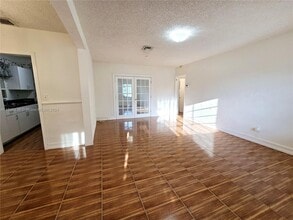 18441 NE 20th Pl in North Miami Beach, FL - Building Photo - Building Photo