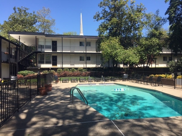 3831 W End Ave, Unit 2 in Nashville, TN - Building Photo - Building Photo