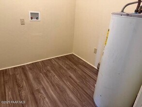 459 W Merritt St in Prescott, AZ - Foto de edificio - Building Photo