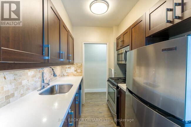 property at 326-326 Hunter St E