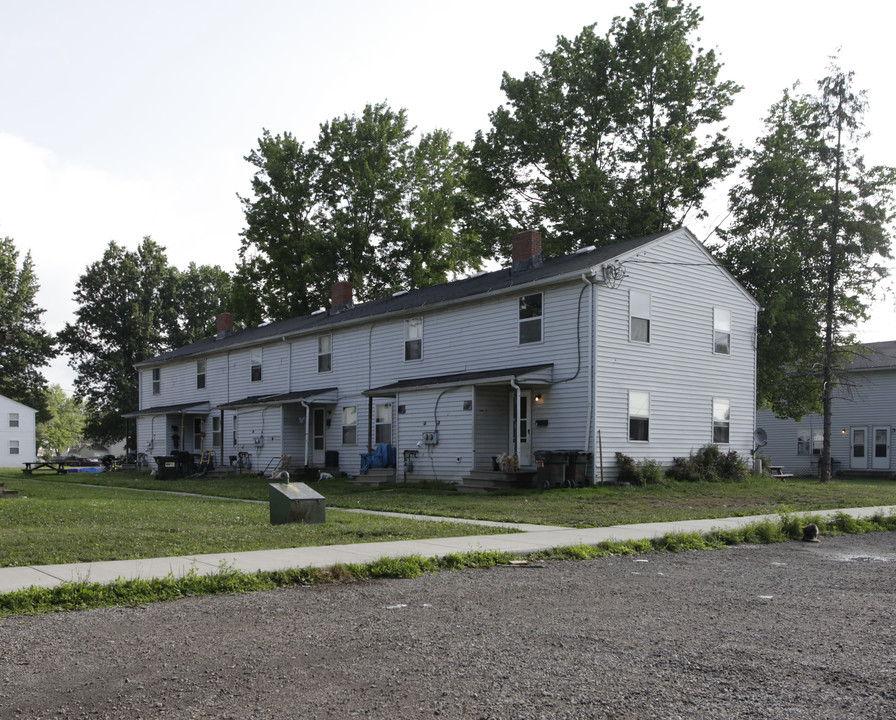 9553 Community Rd in Windham, OH - Building Photo