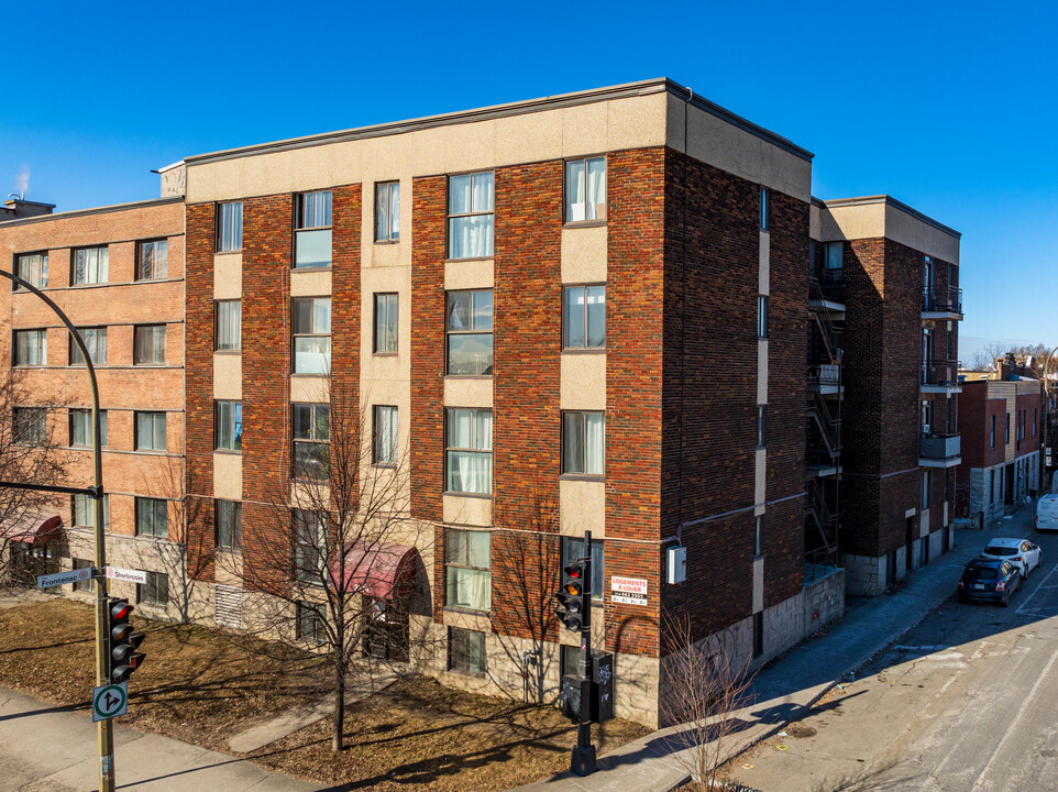 2539 Sherbrooke St E in Montréal, QC - Building Photo