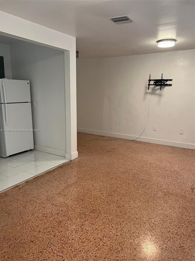 200 NE 108th St in Miami, FL - Building Photo - Building Photo