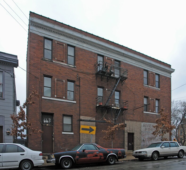 663-665 W McMicken Ave in Cincinnati, OH - Building Photo