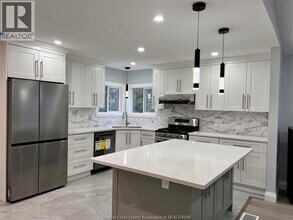 4395 Guppy Ct in Windsor, ON - Building Photo - Building Photo