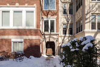 648 W Sheridan Rd in Chicago, IL - Foto de edificio - Building Photo