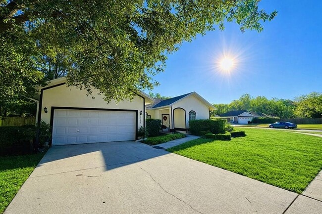 14271 NW 10th Rd in Newberry, FL - Building Photo - Building Photo