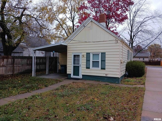 1914 W Richwoods Blvd in Peoria, IL - Building Photo - Building Photo