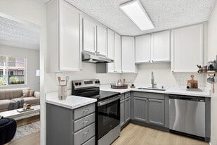 Nova at Terra Linda in San Rafael, CA - Building Photo