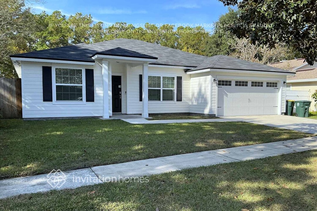 2648 Kersey Dr W in Jacksonville, FL - Foto de edificio