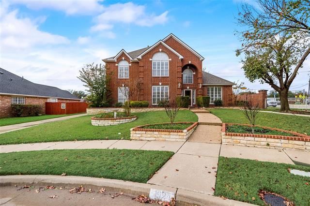 2924 Cherry Spring Ct in Plano, TX - Foto de edificio