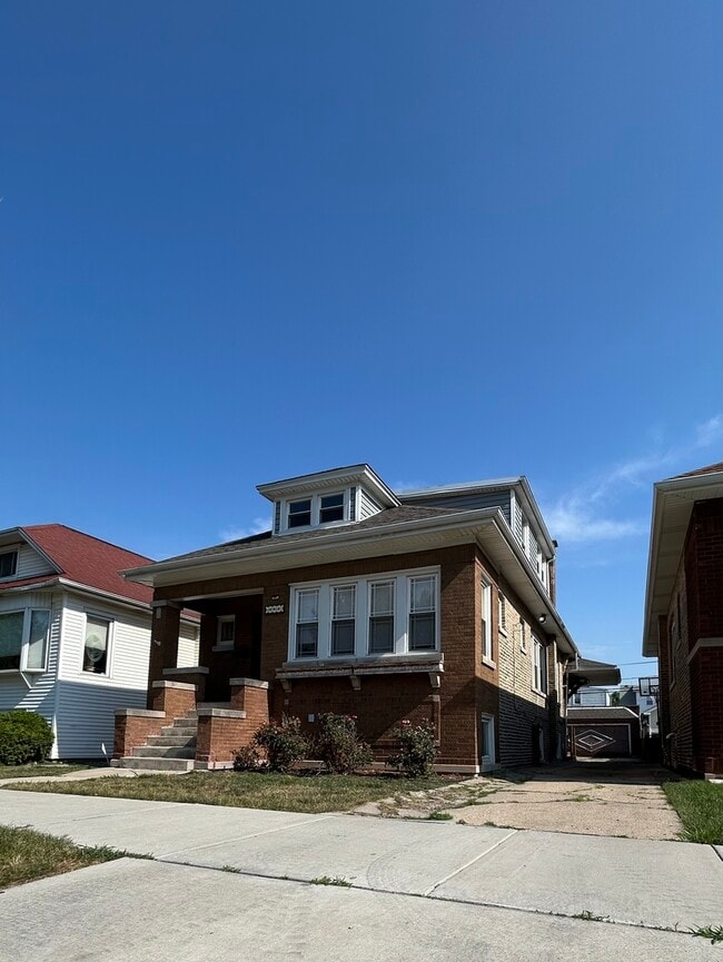 4942 W Altgeld St in Chicago, IL - Foto de edificio - Building Photo