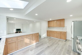 12225 105th Ave NE in Kirkland, WA - Building Photo - Building Photo