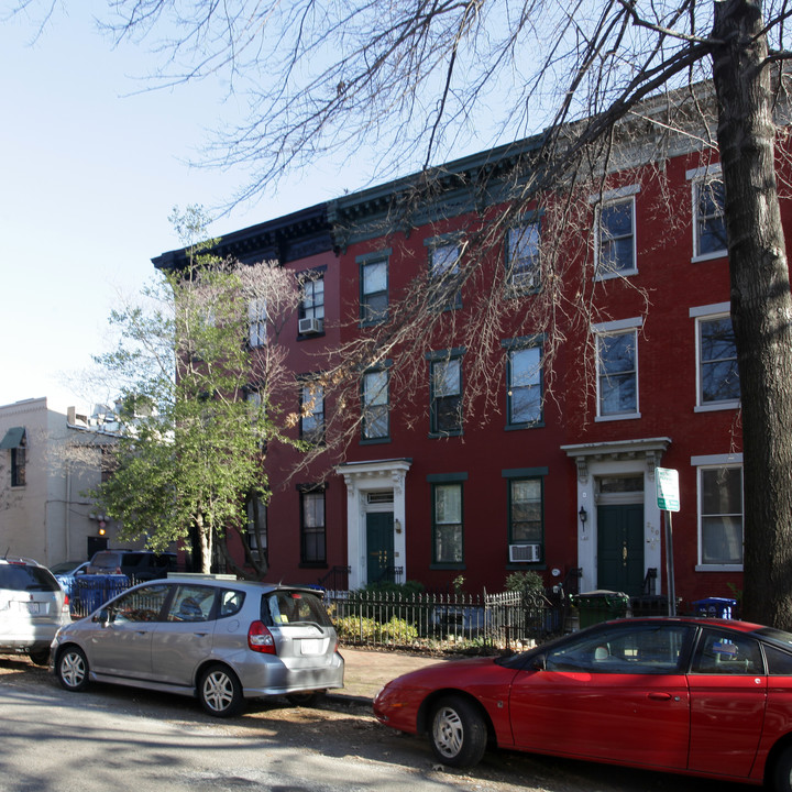 216 3rd St SE in Washington, DC - Building Photo