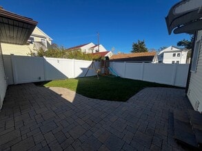 19 Pulaski St in New Britain, CT - Building Photo - Building Photo