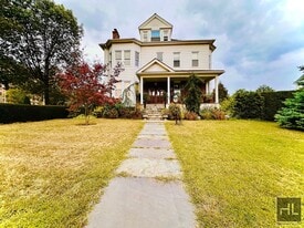 Bancker Pl in New Rochelle, NY - Building Photo