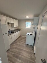 11 Foote Rd in Burlington, CT - Building Photo - Building Photo