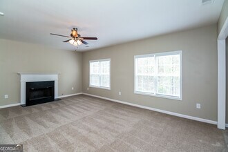 2905 Hollow Trce in Douglasville, GA - Foto de edificio - Building Photo