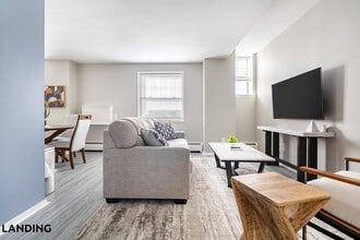 265 College St, Unit 12Q in New Haven, CT - Building Photo - Building Photo