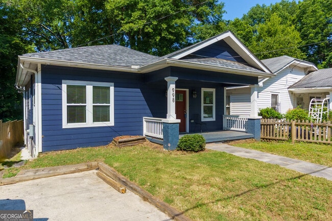 property at 998 Mayson Turner Rd NW