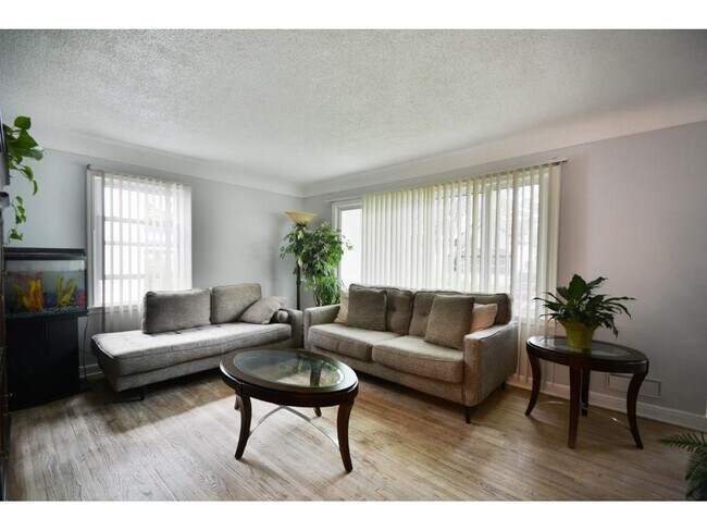 3031 Queen Ave N in Minneapolis, MN - Building Photo - Building Photo
