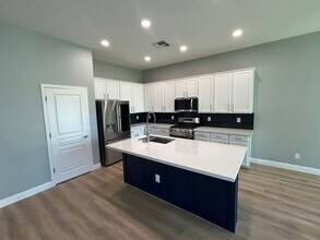 17307 W Young St in Surprise, AZ - Building Photo - Building Photo