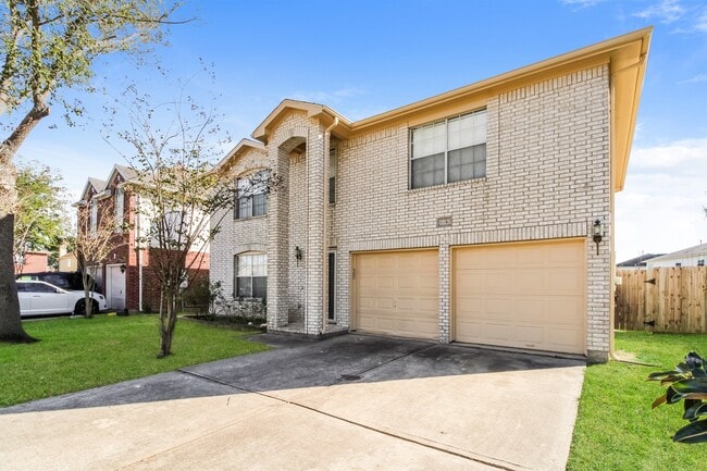 property at 4342 Lakewood Dr