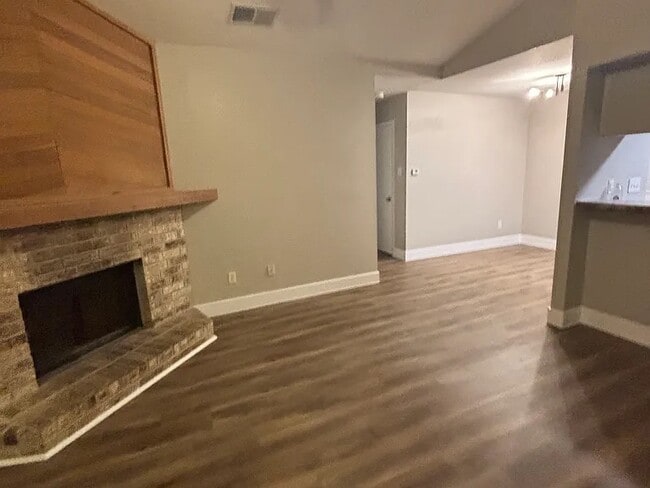 11602 April Dr, Unit B in Austin, TX - Building Photo - Building Photo