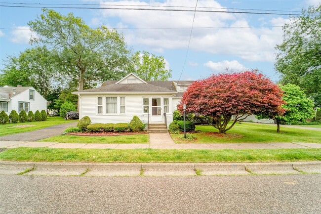 property at 128 Hawthorne St