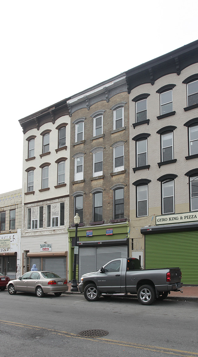 366 Main St in Poughkeepsie, NY - Building Photo - Building Photo