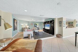 1155 Bogey Ln in Longboat Key, FL - Building Photo - Building Photo