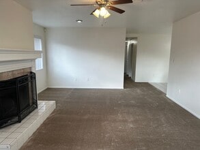 21441 Santa Barbara Dr in Tehachapi, CA - Building Photo - Building Photo