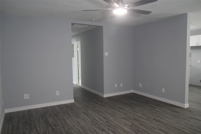 property at 1115 W 4th St