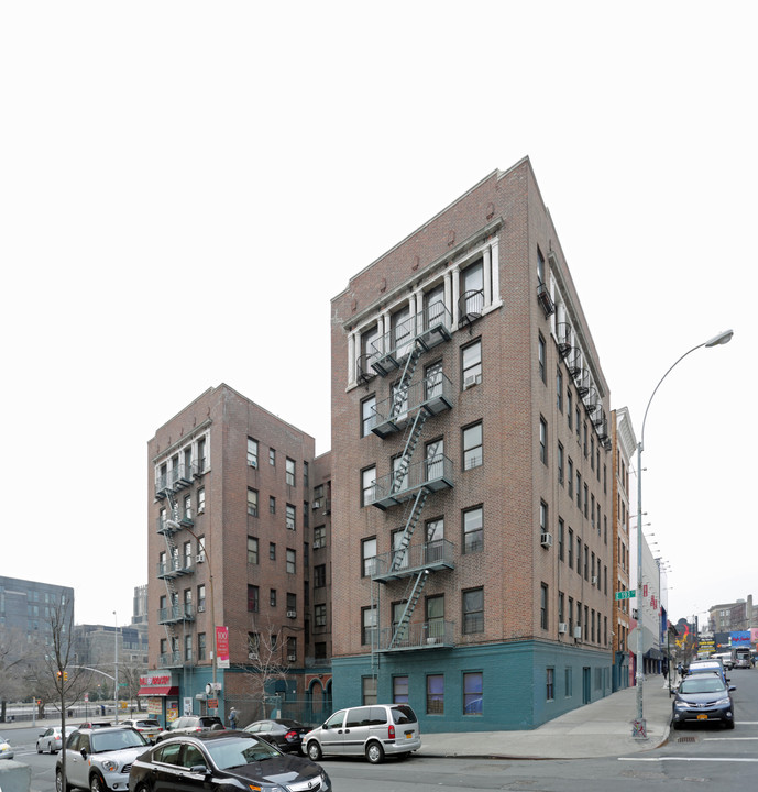 384 E 193rd St in Bronx, NY - Foto de edificio