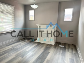 935 S 700 E, Unit Main in Salt Lake City, UT - Building Photo - Building Photo