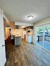 3306 Hycreek Dr in Austin, TX - Foto de edificio - Building Photo