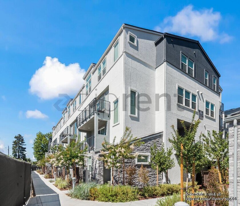 587 Redberry Wy in San Jose, CA - Building Photo