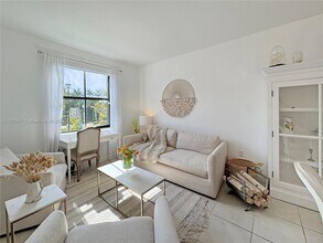 14813 SW 183rd Terrace in Quail Heights, FL - Building Photo - Building Photo