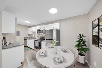 Rochester Place in Rochester, MI - Building Photo - Building Photo