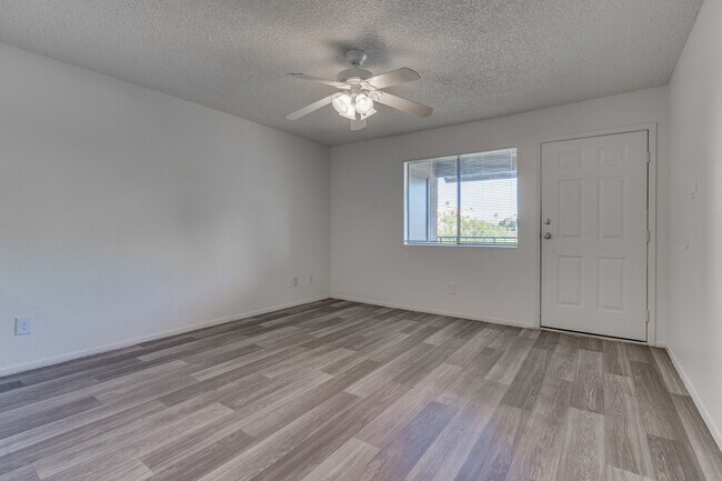 Solano Park Apartments in Phoenix, AZ - Foto de edificio - Interior Photo