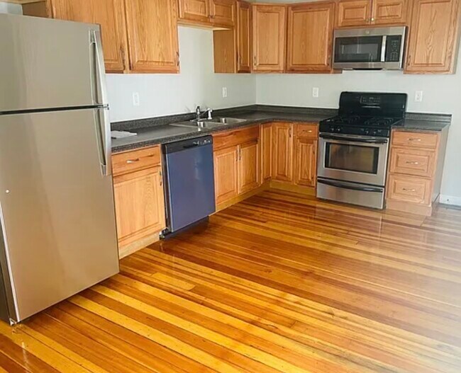 10 Bradford St, Unit 10 Bradford Street in Westford, MA - Building Photo - Building Photo