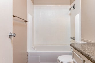 Moreland Place Apartments in Portland, OR - Building Photo - Building Photo