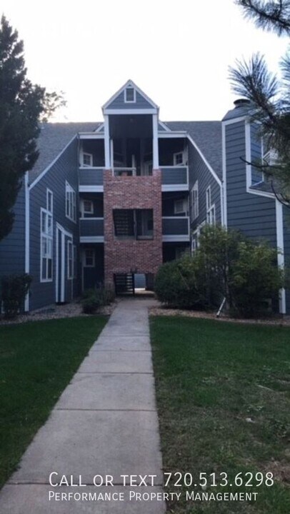 11111 Alcott St in Westminster, CO - Foto de edificio