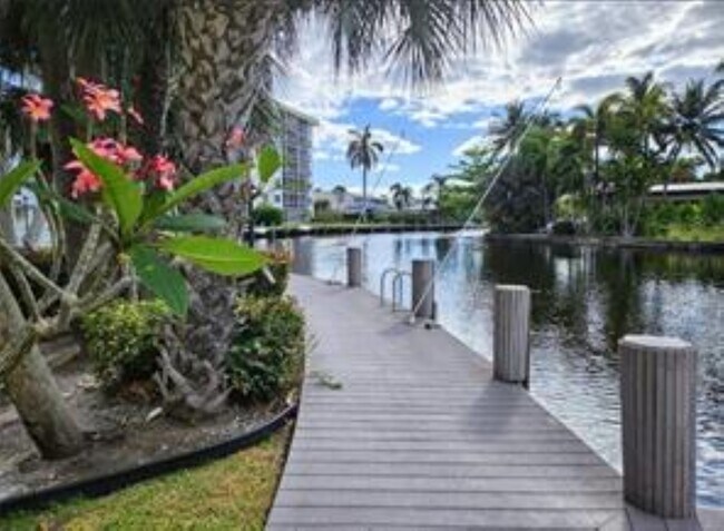 3000 NE 16th Ave, Unit 405 in Oakland Park, FL - Building Photo - Building Photo