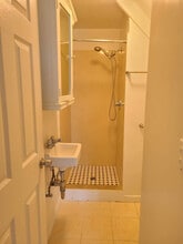 93 Crestview Ave in Daly City, CA - Building Photo - Building Photo