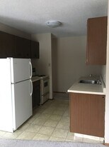 5301-5346 46 Ave in Red Deer, AB - Building Photo