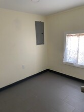 1143 S Virginia Ave, Unit MMI VA B in Mercedes, TX - Foto de edificio - Building Photo