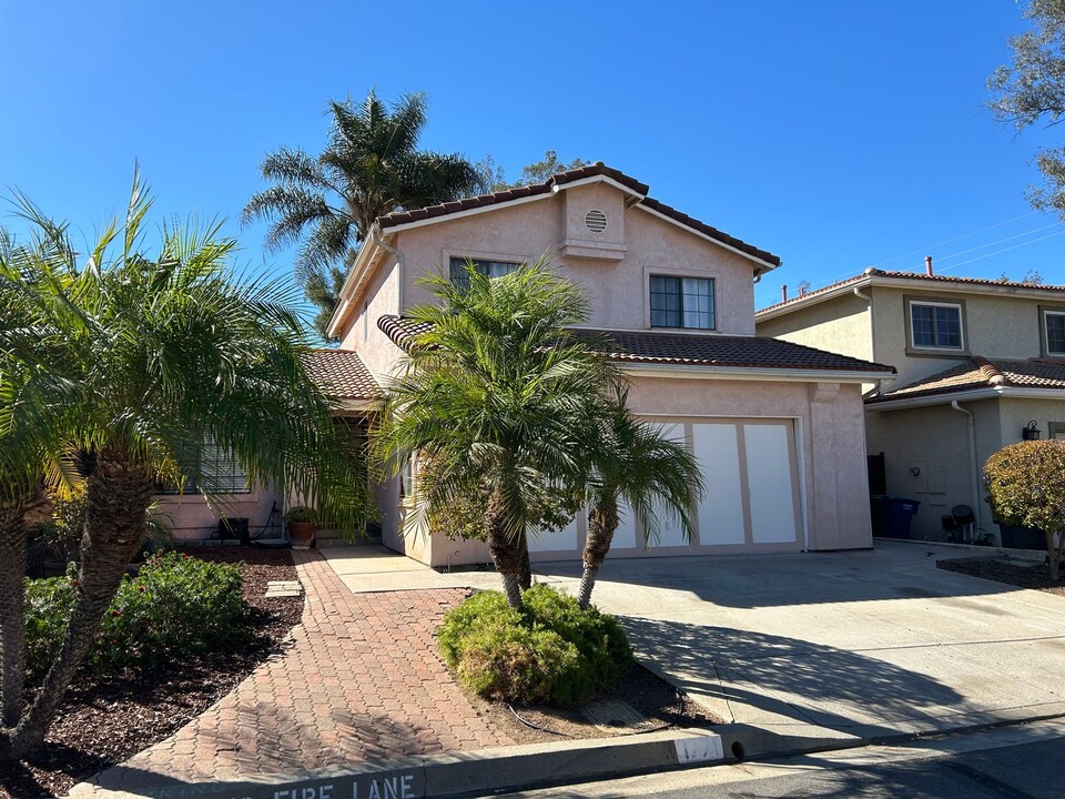 1771 Shadow Glen in Escondido, CA - Building Photo