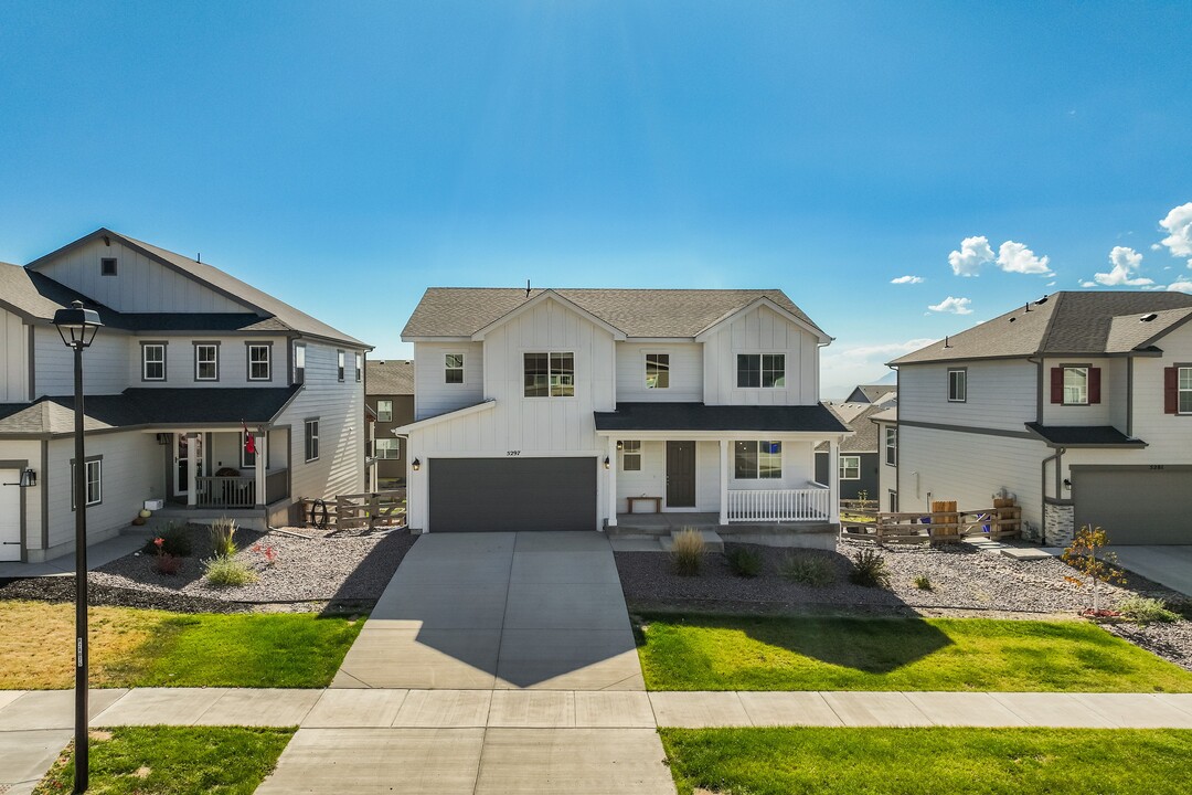 5297 Makalu Dr in Colorado Springs, CO - Foto de edificio